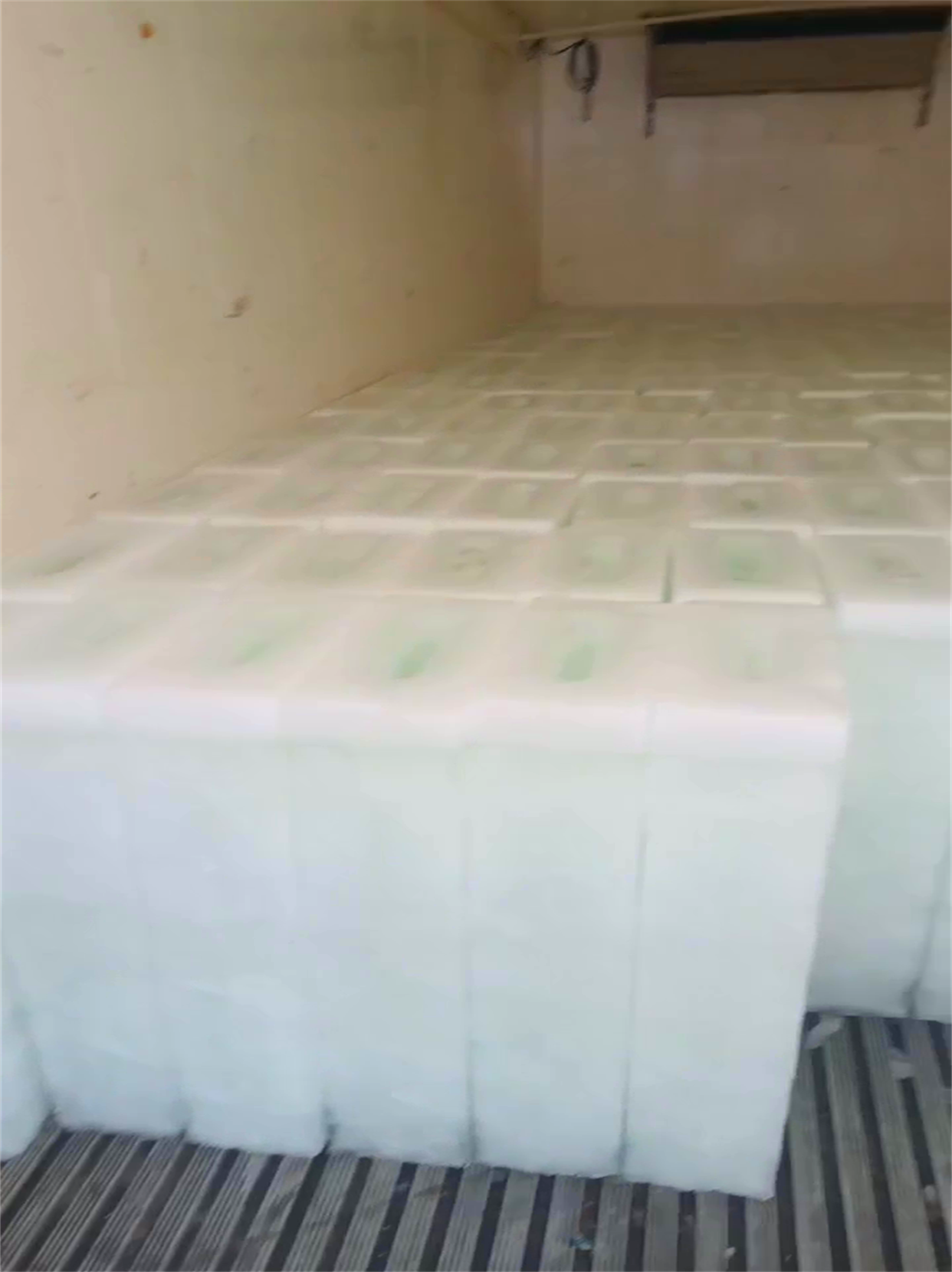 车间降温冰块使用指南：原理、方法及优势对比空调降温